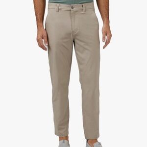 32 Degrees Men's Classic Stretch Back Zipper Pocket